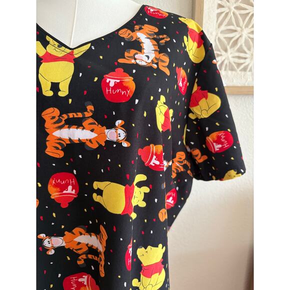 DISNEY Winnie the Pooh Scrub Top | LARGE - Picture 3 of 7